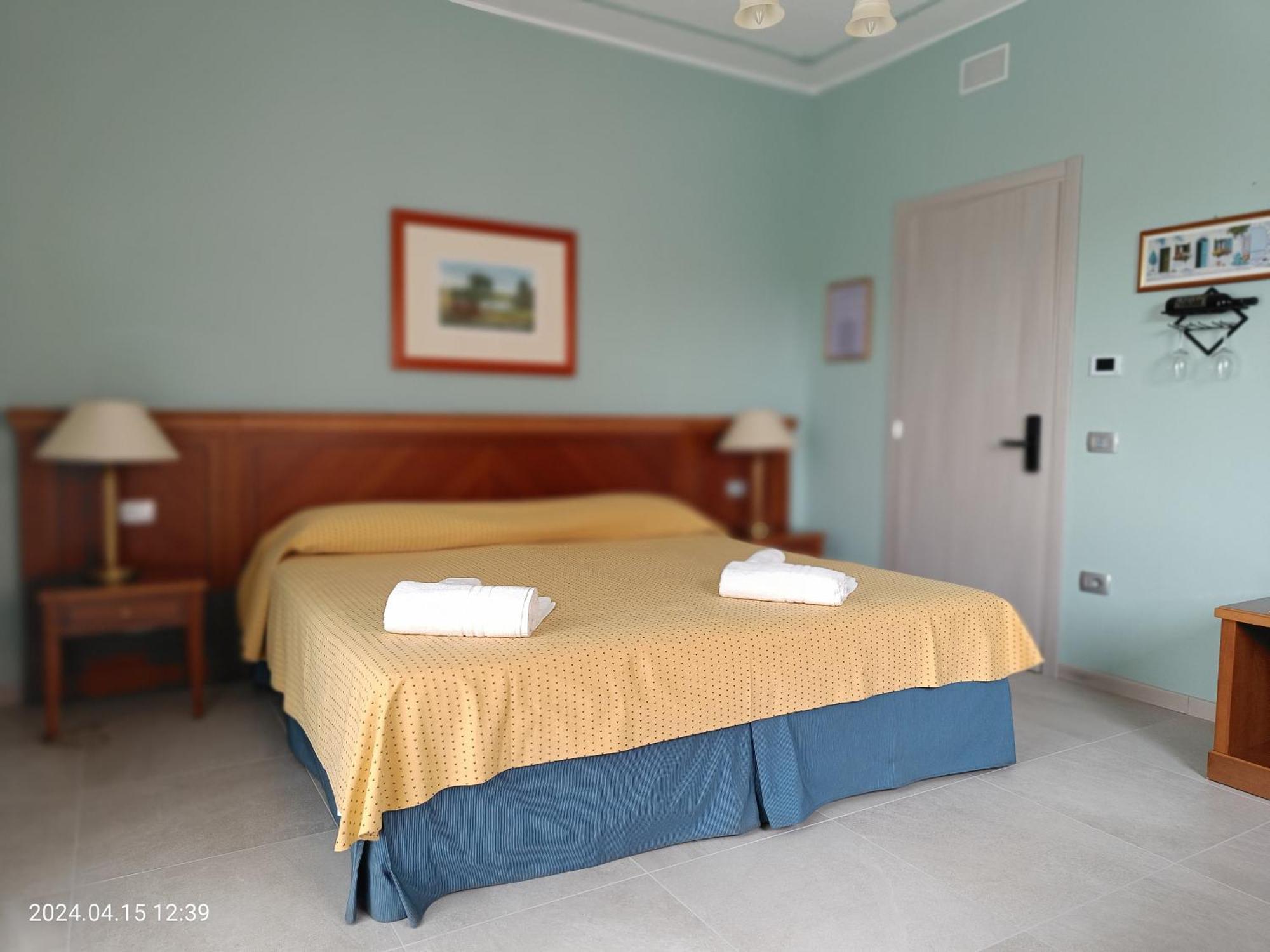 Villa Mariana Bed And Breakfast Saluzzo Ngoại thất bức ảnh